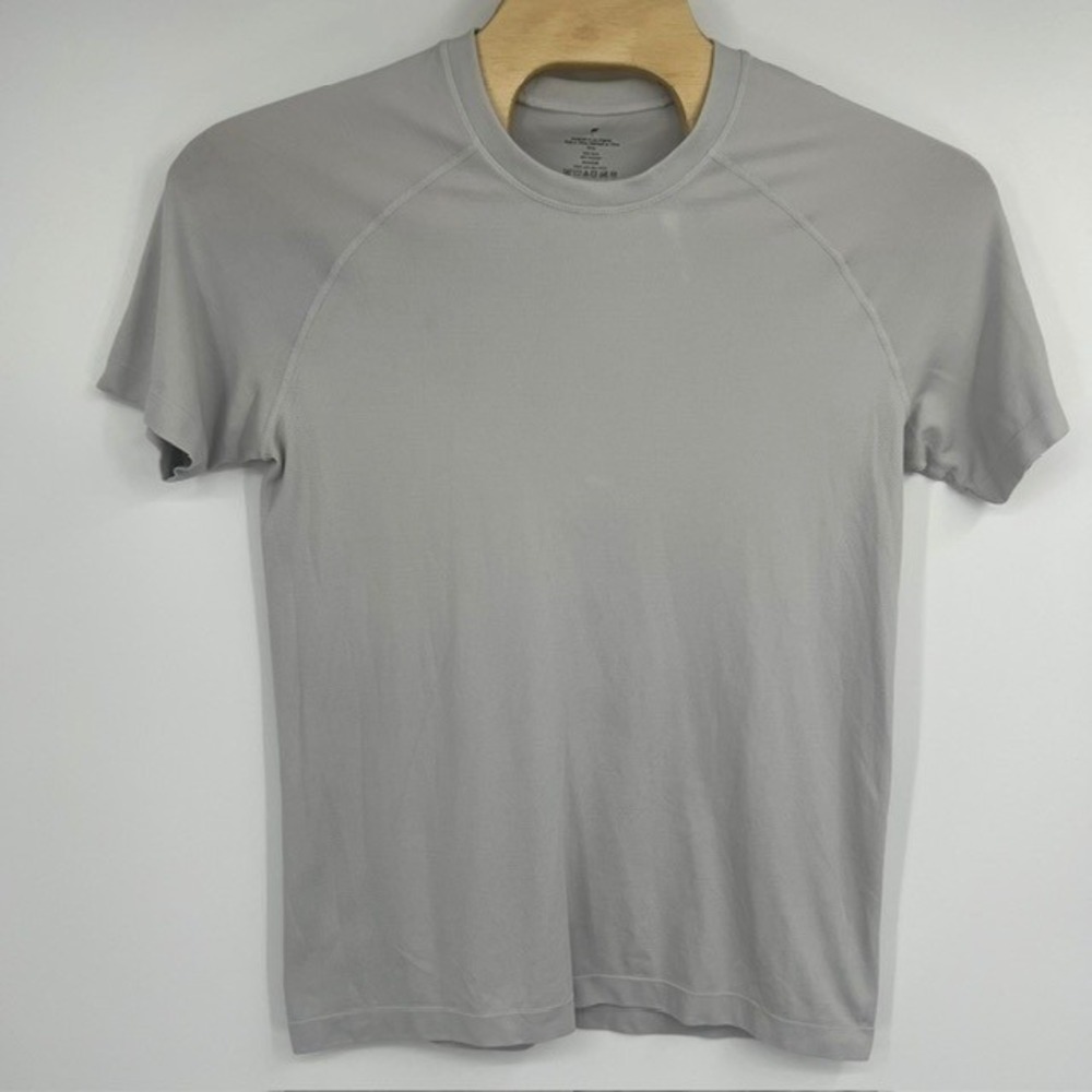 Fabletics Mens Grey Short Sleeve Performance Training T-Shirt Large